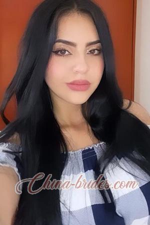 204339 - Laura Age: 26 - Colombia