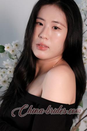 228151 - Pham Nhu Tram Age: 25 - Vietnam